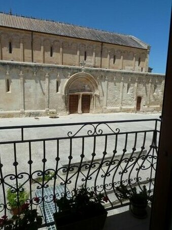 Alloggio Atrio Basilica San Gavino