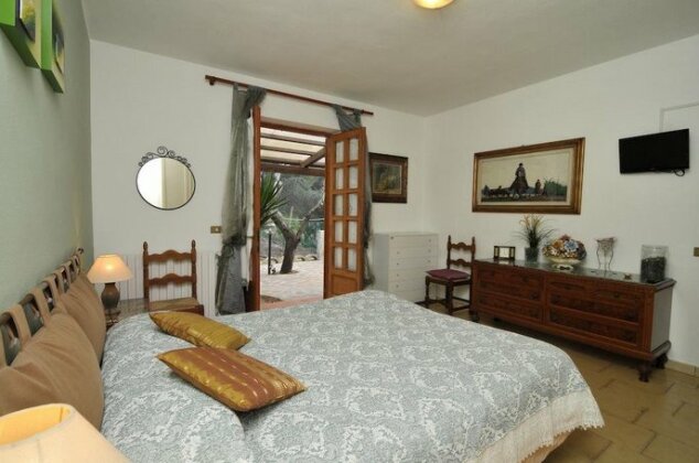 Aethalia Bed and Breakfast - Photo3