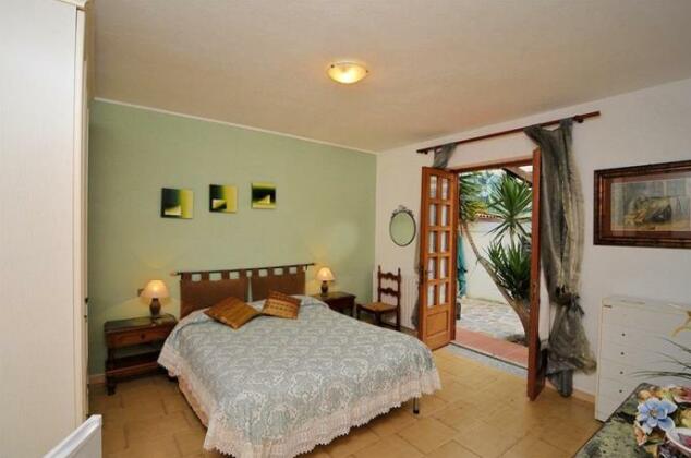 Aethalia Bed and Breakfast - Photo4