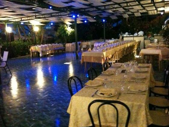 Hotel Villa Roxana - Photo2