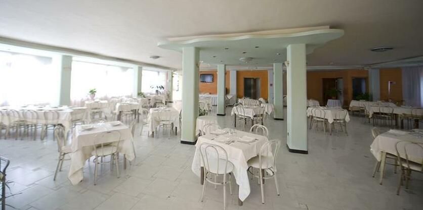 Hotel Villa Roxana - Photo3