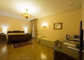 Villa Fenaroli Palace Hotel - Photo2