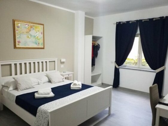 Cosmo Rooms - Photo2