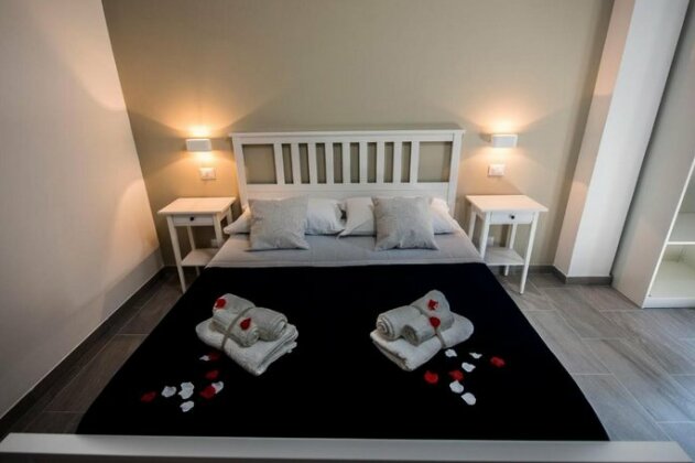 Cosmo Rooms - Photo4
