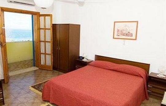 Hotel Alexander Ricadi - Photo4