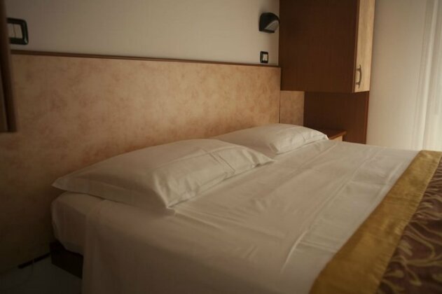 Hotel Cannes Riccione - Photo4
