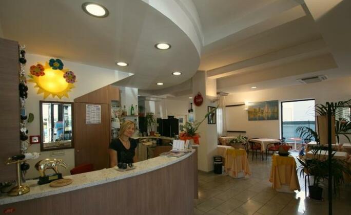 Hotel Luana Riccione - Photo2