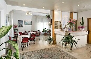 Hotel Morena Riccione - Photo3