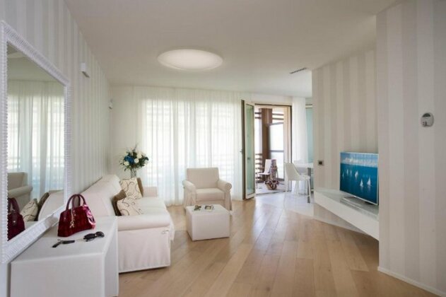 Embassy Aparthotel Rimini - Photo2