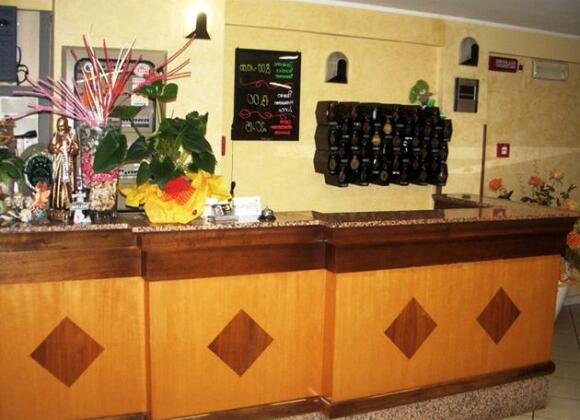 HalfMoon Hotel - Photo5
