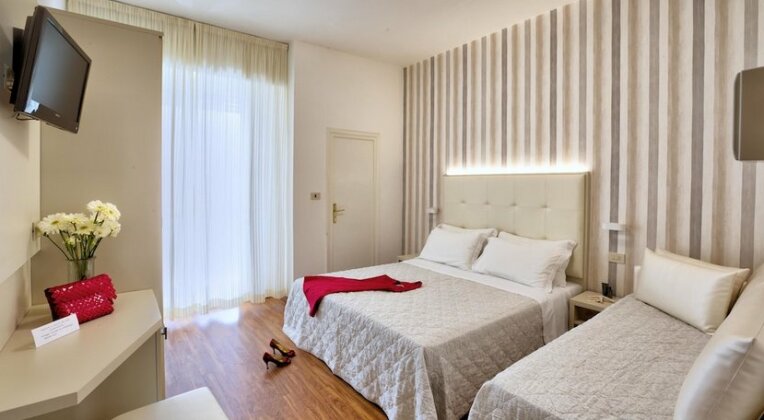 Hotel Bremen - Photo2