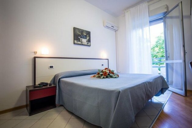 Hotel Caraibi Rimini - Photo4