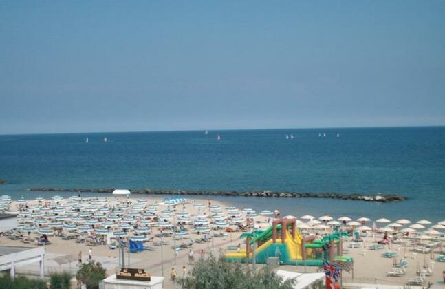 Hotel Colombo Rimini - Photo4