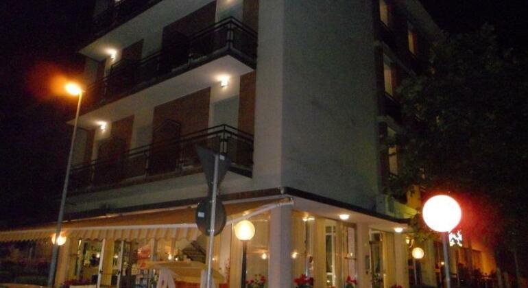 Hotel Galileo Rimini - Photo2