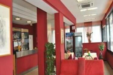 Hotel John - Photo4