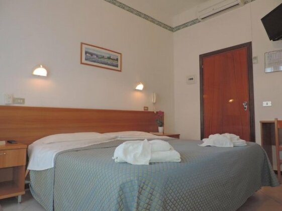 Hotel Liliana Rimini - Photo2