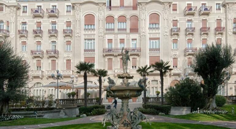 Hotel Moderno Rimini - Photo2