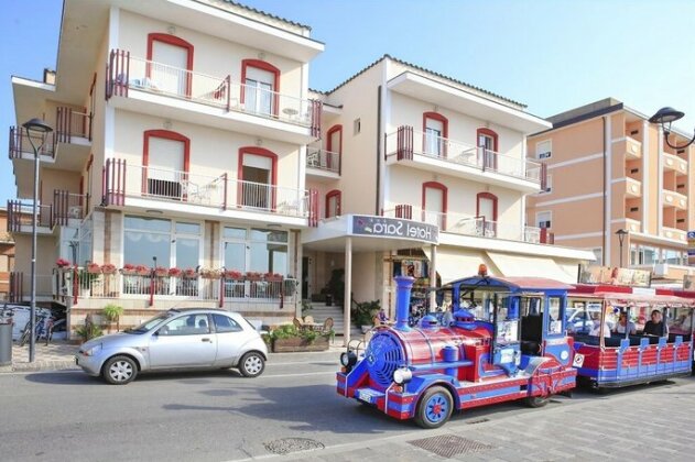 Hotel Sara - Photo2