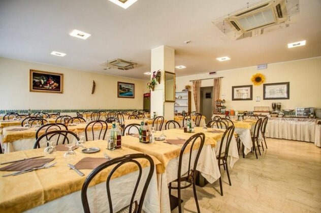 Hotel Tiziana Rimini - Photo3