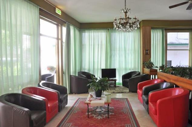 Mia Hotel - Photo2