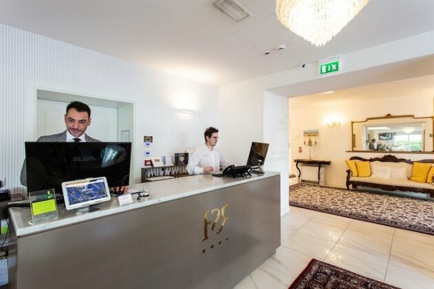 Rimini Suite Hotel - Photo5