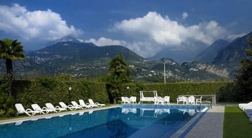 Hotel Campagnola Riva del Garda - Photo2