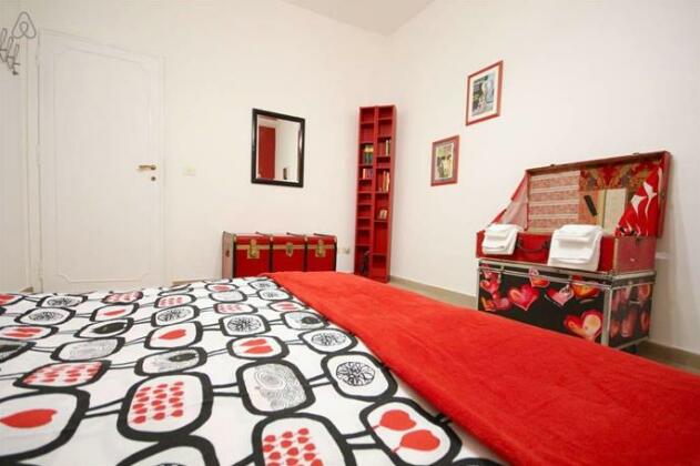 3 Bedroom Flat In St Paul - Photo4