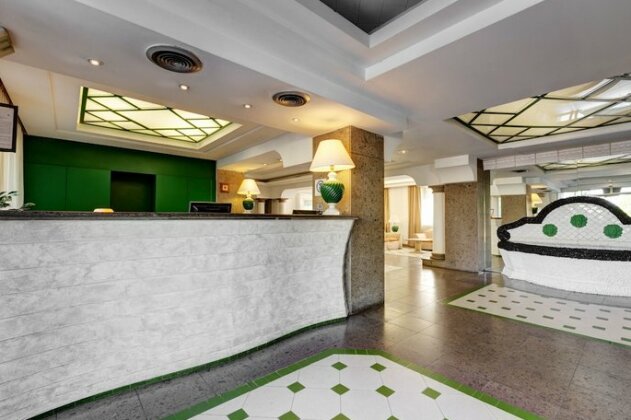 Aris Garden Hotel - Photo5