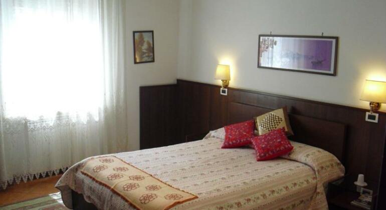 Asian Rest House Bed & Breakfast Rome - Photo3