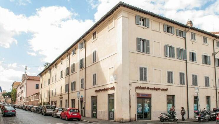 Colosseum apartments - Roman Forum area