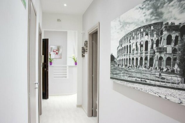 Cosmopolitan - Roma Termini Suites - Photo2