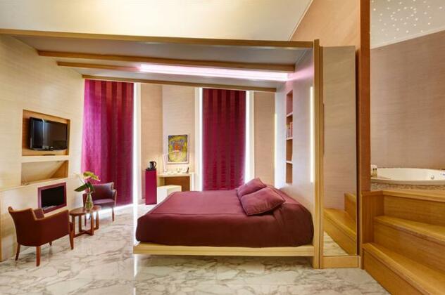 Dharma Luxury Hotel - Photo2