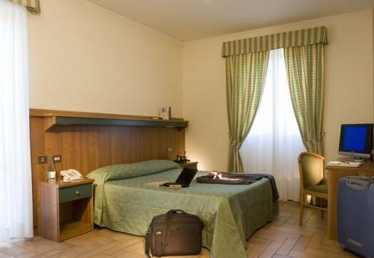 Hotel Castle Rome - Photo2