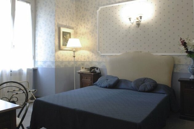 Hotel Elyse - Photo3