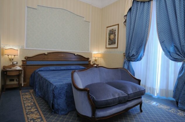 Hotel Giulio Cesare Rome - Photo2
