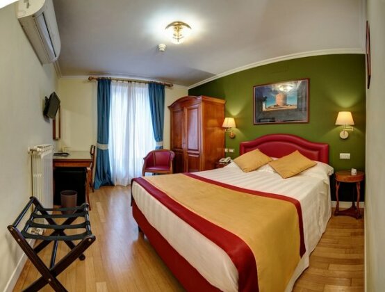 Hotel Piazza Di Spagna - Photo4