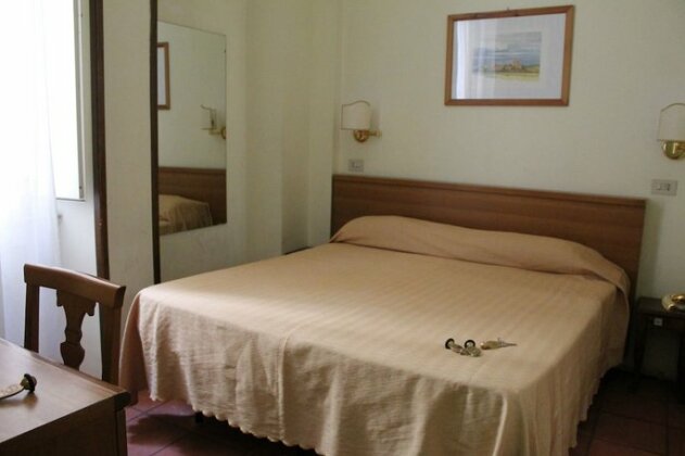 Hotel Pomezia - Photo2