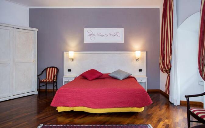Inn Rome Rooms & Suites - Photo2