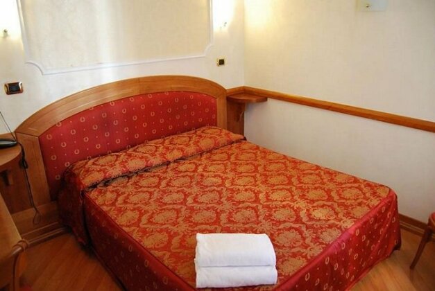 Inn Spagna Room Hotel - Photo3