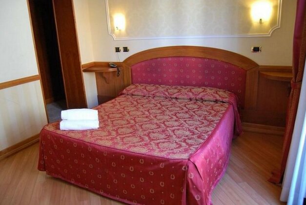 Inn Spagna Room Hotel - Photo5