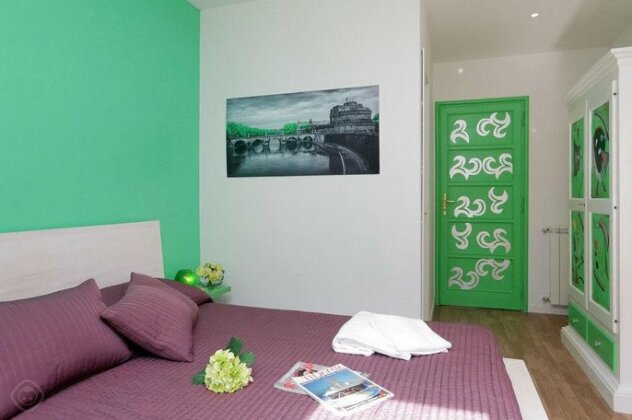 Lucky Holiday Apartments - Photo3