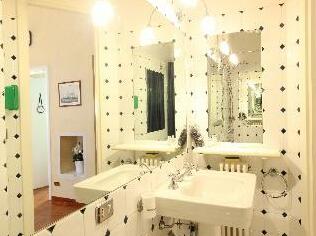 Mimi' - One Bedroom - Photo3