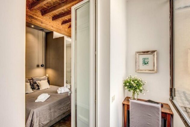 Piazza Farnese exclusive view 2 bedroom en suite - Photo3