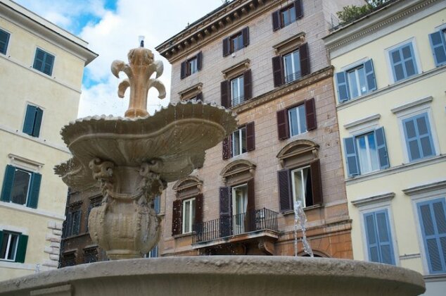 Piazza Farnese Luxury Suites