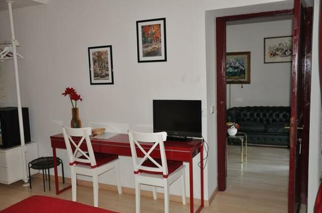 Quo Vadis Inn - Photo3