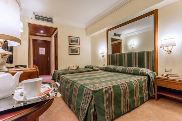 Raeli Hotel Lazio - Photo2