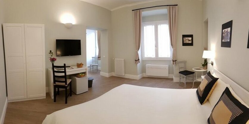 Roman Suite - Photo5
