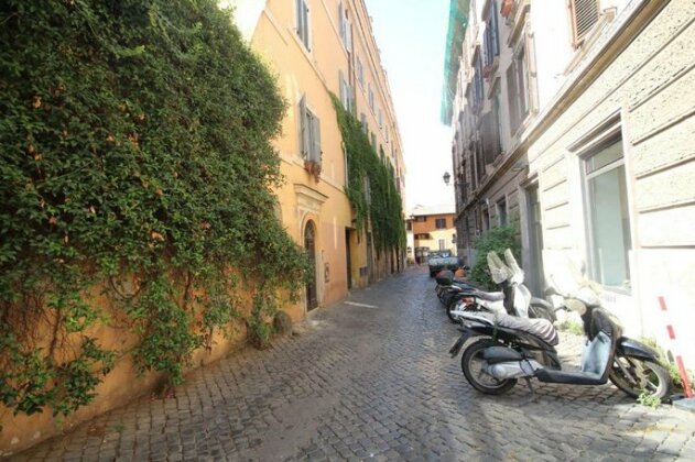 Romantic Trastevere Fienaroli whit lovely Terrace