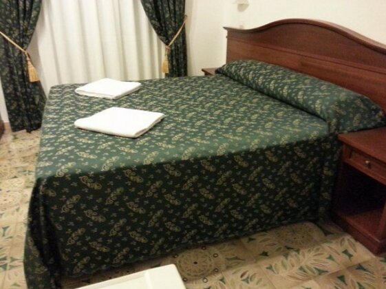 Rome City Inn - Photo2