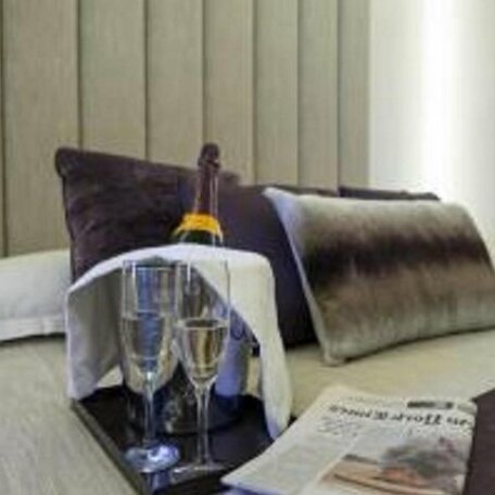 Room 230 Roma Luxury Suites - Photo2